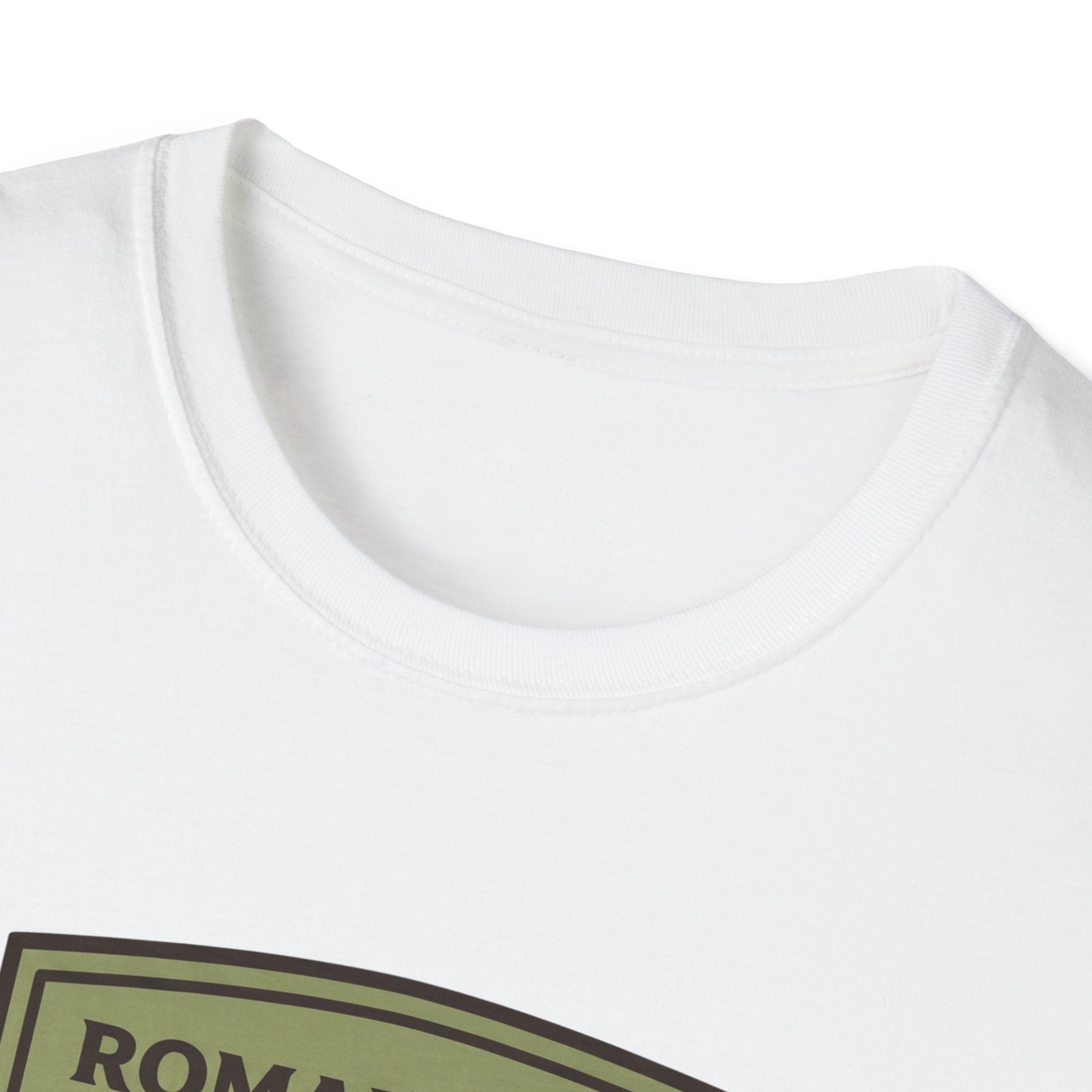 Romantasy Readers Guild Shield T-Shirt
