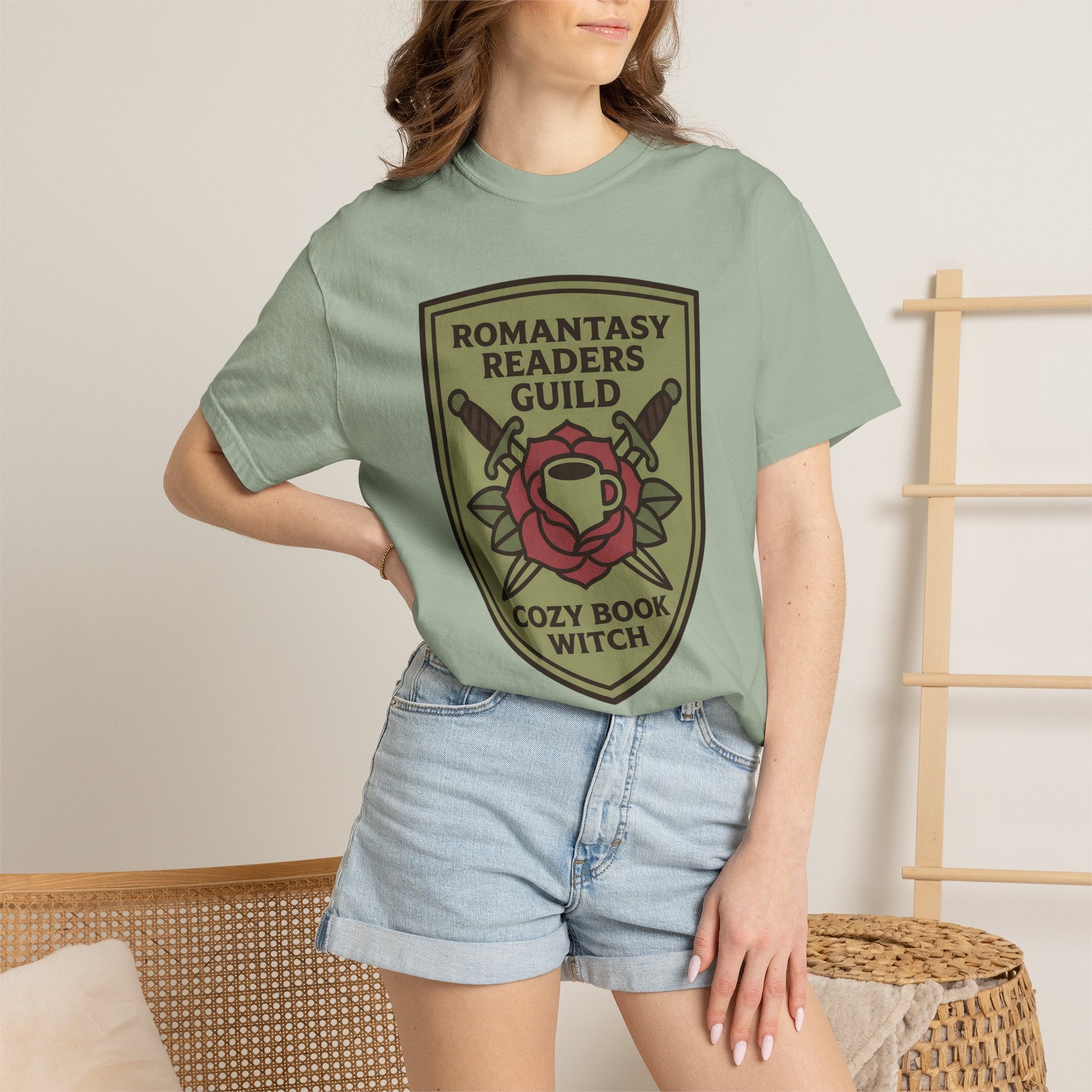 Romantasy Readers Guild Shield T-Shirt